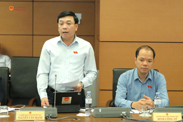 ĐBQH Nguyễn Văn Mạnh (Phú Thọ) phát biểu. Ảnh: Hồ Long
