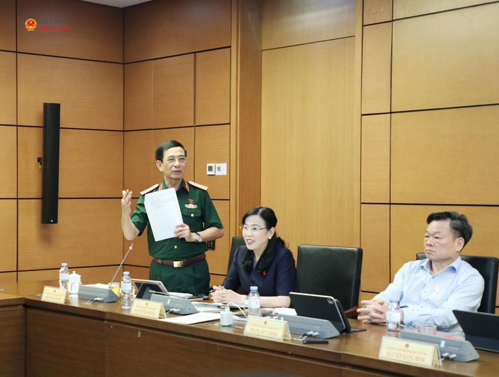 Phó Thủ tướng Chính phủ, Bộ trưởng Bộ Quốc phòng, Đại tướng Phan Văn Giang - ĐBQH tỉnh Thái Nguyên phát biểu thảo luận tại Tổ 6