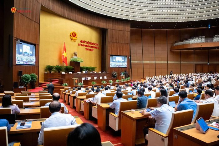 Quang cảnh phiên họp