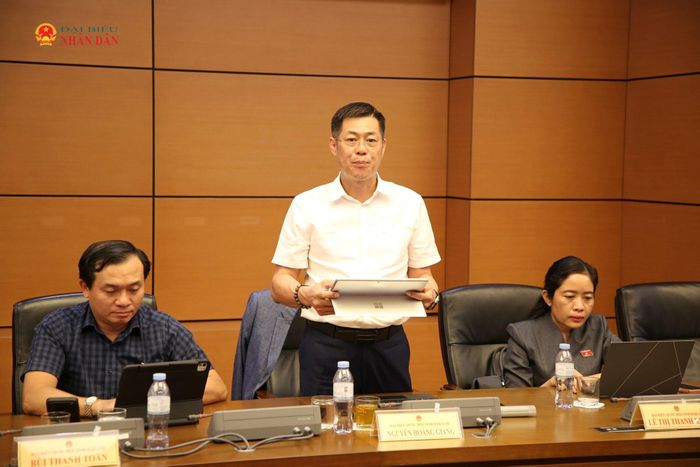 ĐBQH Nguyễn Hoàng Giang (Đắk Lắk) phát biểu. Ảnh: Đắc Trường
