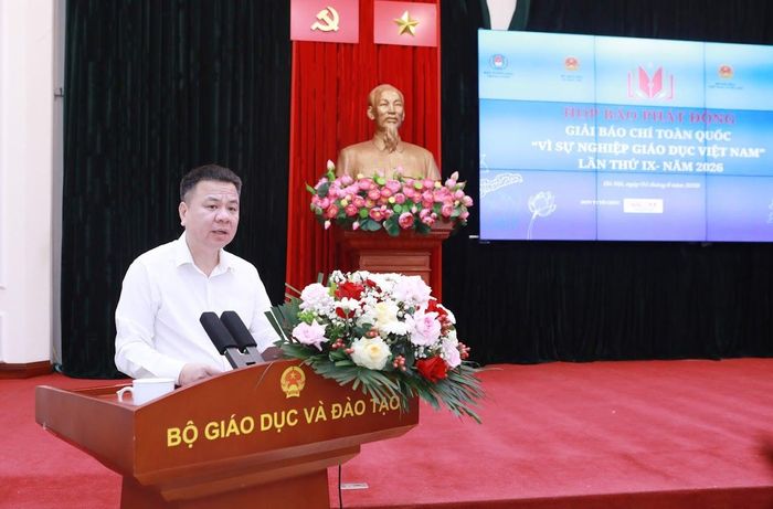Nhà báo Triệu Ngọc Lâm – Tổng Biên tập Báo Giáo dục và Thời đại, Phó Trưởng Ban Thường trực Ban Tổ chức phát biểu.