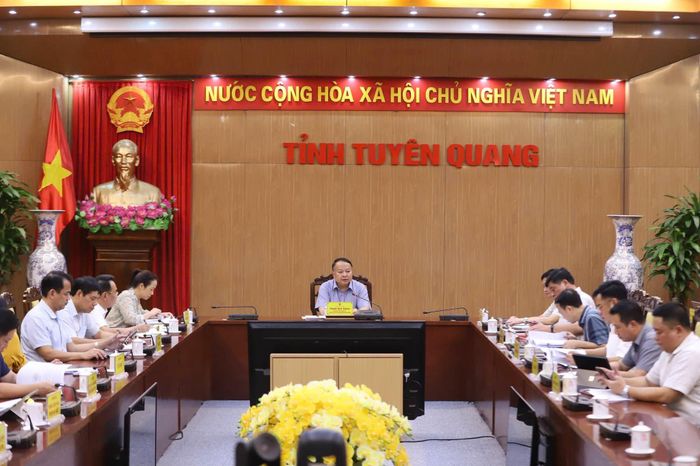 Toàn cảnh cuộc họp. Ảnh Báo Tuyên Quang