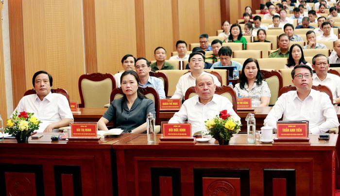 Quang cảnh hội nghị