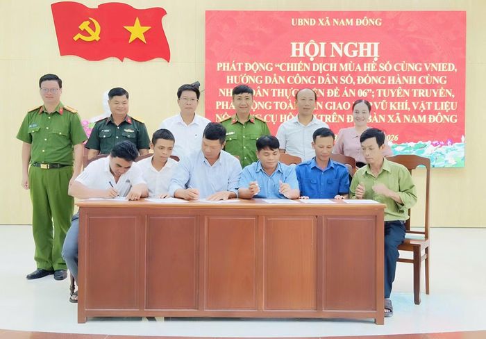 Công an nhiều xã, phường ở Huế đang phát động Chiến dịch mùa hè số cùng VNeID.