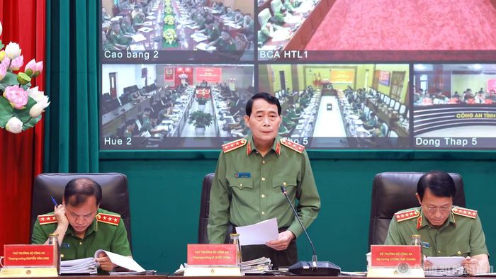 Thứ trưởng Lê Quốc Hùng điều hành phần tham luận.