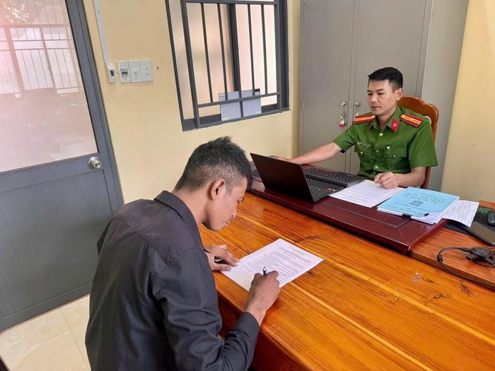Công an xã làm việc, tuyên truyền, giáo dục nhiều thanh, thiếu niên có biểu hiện vi phạm pháp luật, cho viết cam kết chấp hành nghiêm các quy định của pháp luật.