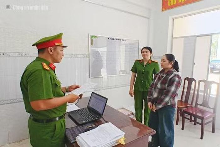 Cơ quan điều tra tống đạt các quyết định tố tụng đối với Mi.