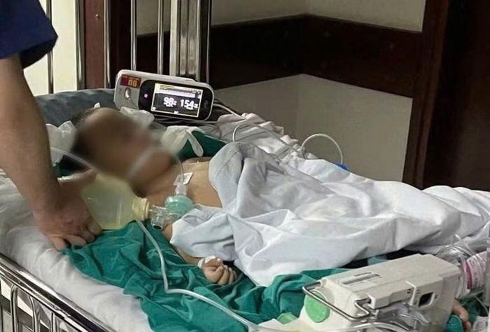 Cháu Lê Thanh Gia Bảo nguy kịch sau thời gian gửi tại cơ sở can thiệp trẻ.