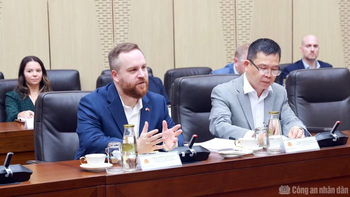 Ông Patrick Sweeney khẳng định, Đoàn doanh nghiệp Hoa Kỳ cho biết luôn sẵn sàng làm việc, trao đổi với Bộ Công an Việt Nam.