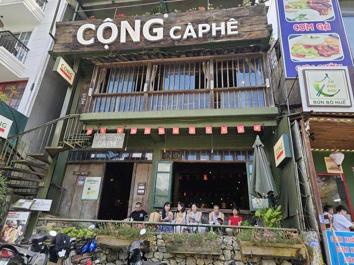Những quán coffee tại trung tâm Sa Pa cũng gây thương nhớ. Ảnh: Tuệ Nhi