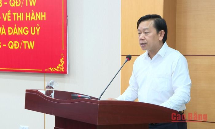 Đồng chí Lã Hoài Nam, Bí thư Đảng ủy, Phó Chủ tịch HĐND tỉnh phát biểu kết luận hội nghị.