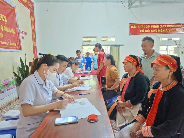 Bệnh viện đa khoa Phong Thổ, Lai Châu phối hợp với Ban Chỉ đạo khám sức khỏe toàn dân trên địa bàn xã Phong Thổ tổ chức khám sức khỏe miễn phí cho nhân dân bản Pờ Ma Hồ ngày 26/6/2026. Ảnh: xaphongtho.laichau.gov.vn