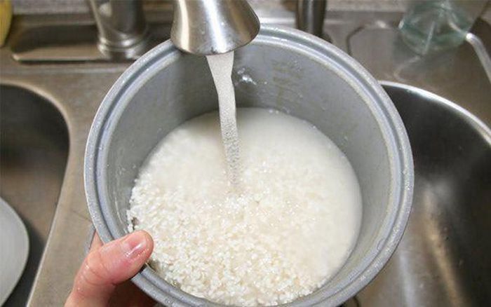 Dễ làm trầy xước lớp chống dính. Ảnh minh họa.
