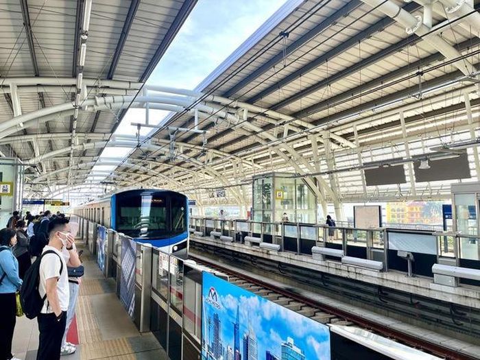 TP.HCM triển khai thẻ giao thông công cộng cho nhóm được miễn phí vé xe buýt, metro. (Ảnh minh họa/VGP/LA).