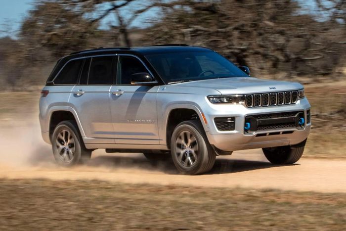 Dòng xe hybrid sạc điện của Jeep chỉ tồn tại 5 năm sau đó bị hãng khai tử vì nhiều vấn đề