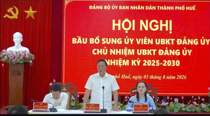 Sáng 3/8, Đảng ủy UBND thành phố Huế tổ chức Hội nghị công bố các quyết định của Ban Thường vụ Thành ủy về công tác cán bộ...