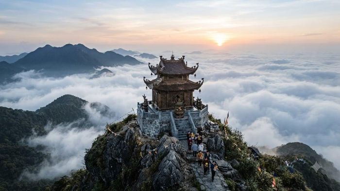 Tên gọi khác của núi Yên Tử giống như những mảnh ghép lịch sử và huyền thoại trên non thiêng. (Ảnh: IG)