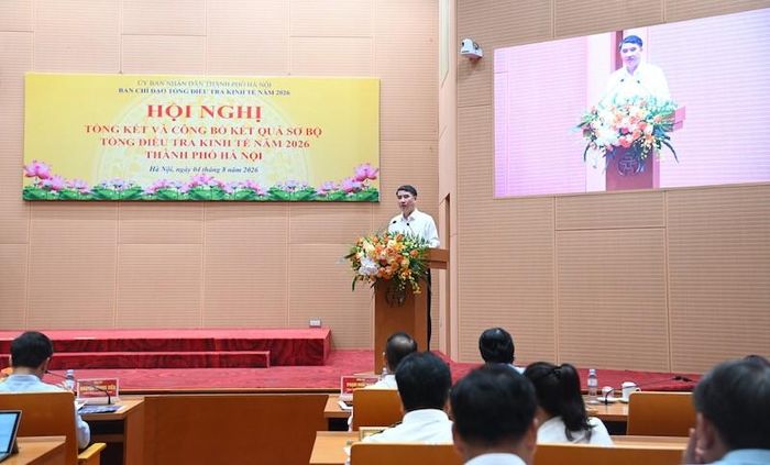 Phó Chủ tịch UBND thành phố Hà Nội Nguyễn Xuân Lưu - Trưởng Ban Chỉ đạo Tổng điều tra kinh tế năm 2026 thành phố phát biểu tại Hội nghị. Ảnh: TA