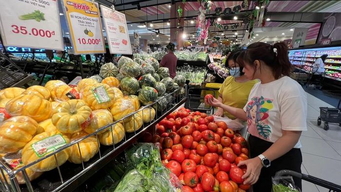 Người tiêu dùng ngày càng quan tâm mua sắm sản phẩm sạch, hữu cơ. Ảnh: V.H
