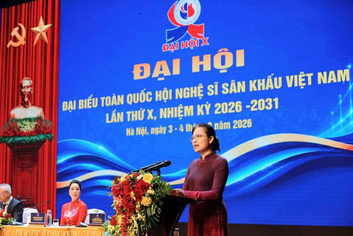 Ủy viên Trung ương Đảng, Phó Chủ tịch - Tổng Thư ký Ủy ban Trung ương Mặt trận Tổ quốc Việt Nam Hà Thị Nga phát biểu chỉ đạo. Ảnh: Phạm Tuấn Anh
