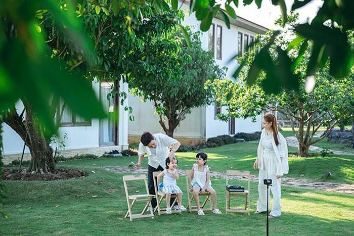 Trái ngọt của cuộc hôn nhân là 3 người con đáng yêu. Con gái đầu lòng Destiny chào đời năm 2019, tiếp đó là con trai Hope sinh năm 2023, năm 2026 là bé Joy. Cả hai luôn thống nhất trong việc nuôi dạy con, hạn chế để các bé xuất hiện quá nhiều trước truyền thông nhằm giữ cho con có tuổi thơ bình yên.