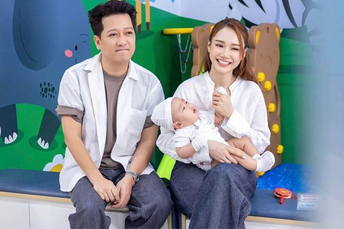 Được biết bé Joy sinh vào tháng 1 nhưng hiện tại Nhã Phương và Trường Giang vẫn không tiết lộ giới tính của em bé.