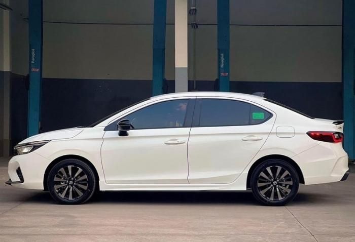 Phần thân của Honda City trông thanh thoát hơn