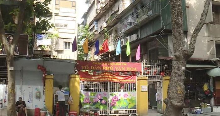 UBND TP Hà Nội vừa giao Sở Xây dựng chủ trì, phối hợp với các sở, ngành và đơn vị liên quan thực hiện cải tạo, xây dựng lại chung cư 23 Hàng Tre - công trình đã được xác định không còn đáp ứng yêu cầu an toàn sau nhiều năm sử dụng.