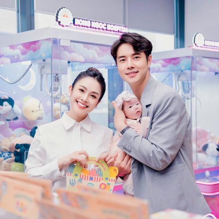 Gia đình hạnh phúc của diễn viên Phùng Đức Hiếu.