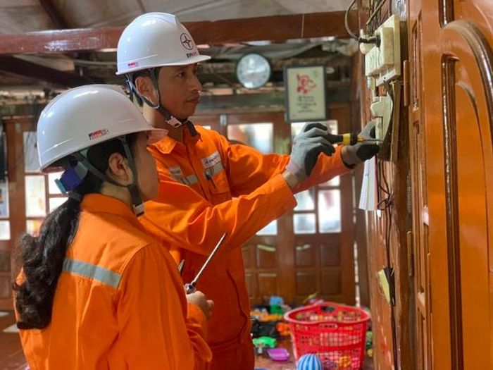 Theo khuyến cáo của Tổng công ty Điện lực TP Hà Nội (EVNHANOI), người dân nên hình thành thói quen sử dụng điều hòa ở mức nhiệt hợp lý.