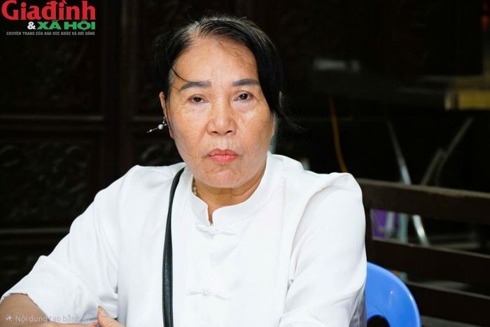 Bà Đỗ Thúy Ninh - Chủ nhiệm CLB liên thế hệ tự giúp nhau phường Hải An chia sẻ về hoạt động của nhóm sau 7 năm triển khai. Ảnh: ML