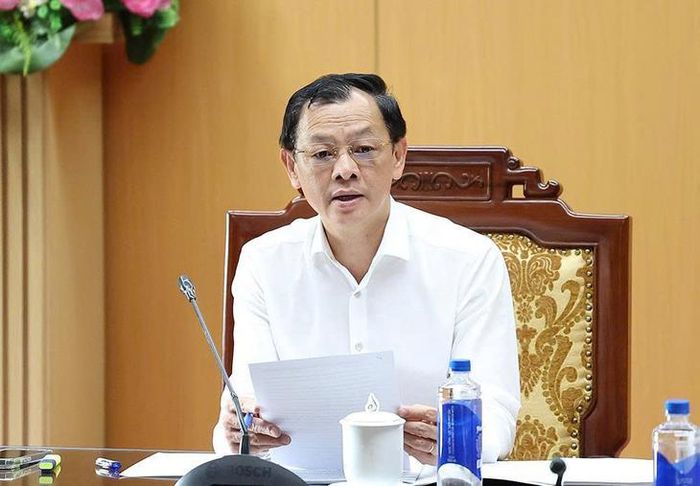 PGS.TS Nguyễn Tri Thức, Thứ trưởng Bộ Y tế phát biểu chủ trì cuộc họp. Ảnh; Trần Minh