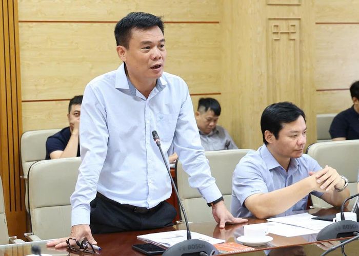 Lãnh đạo Trung Thông tin Y tế Quốc gia báo cáo. Ảnh: Trần Minh