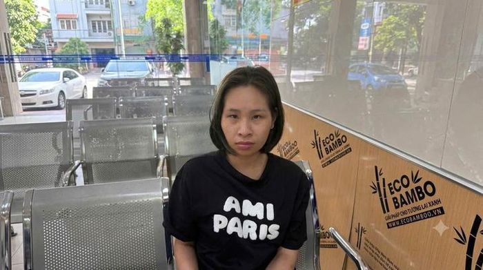 Tống Thị Hiền ra đầu thú về hành vi lừa đảo chiếm đoạt tài sản. Ảnh: Công an TP Hà Nội