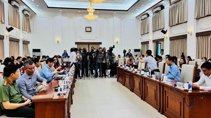 Quang cảnh buổi họp báo. (Ảnh: Dương Triều)