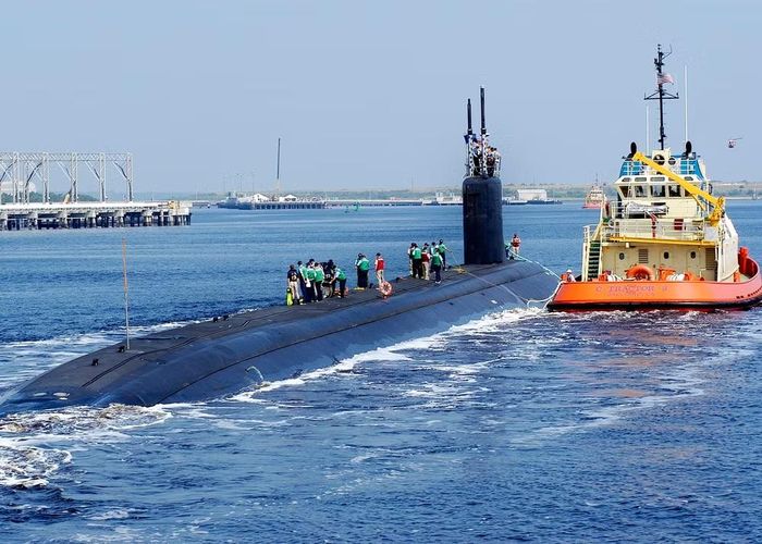 Hiện nay Virginia là lớp tàu ngầm tấn công chủ lực của Hải quân Mỹ, nó kết hợp công nghệ tàng hình tiên tiến, khả năng hoạt động liên tục và năng lực chiến đấu được thiết kế tối ưu cho tác chiến chống ngầm cũng như phá hủy mục tiêu trên đất liền bằng tên lửa Tomahawk.