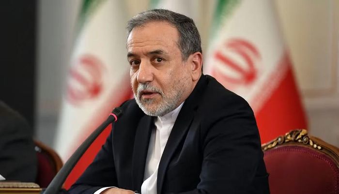 Trong khi đó, Bộ Ngoại giao Iran phủ nhận việc Tehran đang tiến hành đàm phán với Washington.