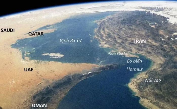 Các cuộc đàm phán giữa Iran và Oman hiện tập trung vào việc thiết lập một luồng hàng hải trung tâm mới qua eo biển Hormuz.