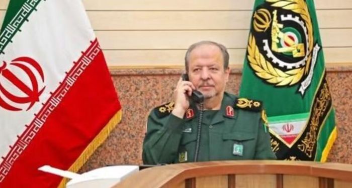 Trước đó, Bộ trưởng Quốc phòng Iran, ông Majid Ebn-e-Reza, tuyên bố Tehran sẽ coi những lời đe dọa từ Mỹ là cơ sở để nâng cao trạng thái sẵn sàng chiến đấu.