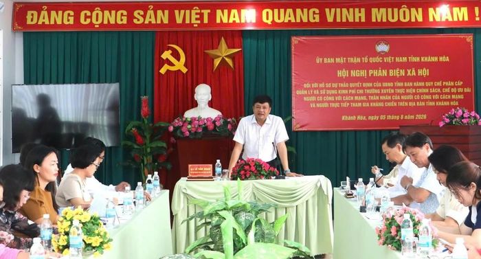 Quang cảnh buổi làm việc. 