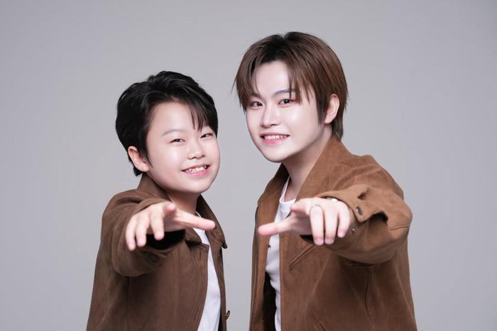  "PSY nhí" và em trai Hwang Min Ho cùng theo đuổi dòng nhạc Trot. Ảnh: @littlepsy_hmw/Instagram.