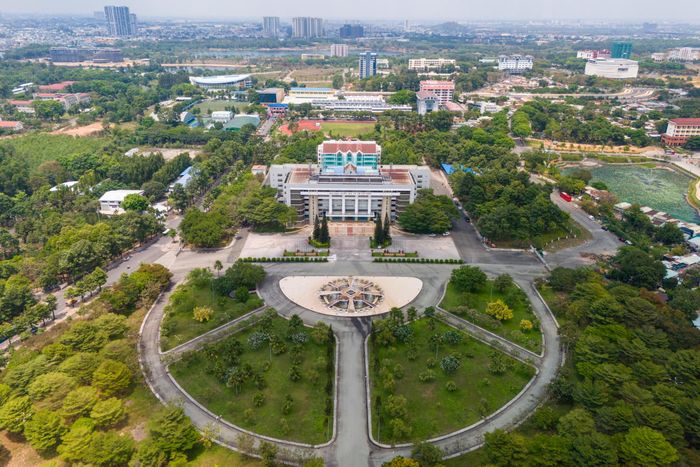  Nhà điều hành Đại học Quốc gia TP.HCM. Ảnh: Quỳnh Danh.