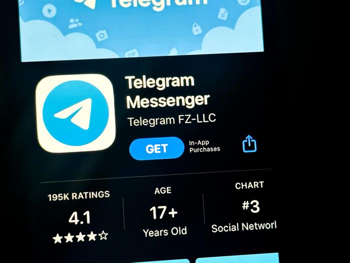 Telegram sau đó đã được khôi phục ngay trong ngày. Ảnh: Reuters.