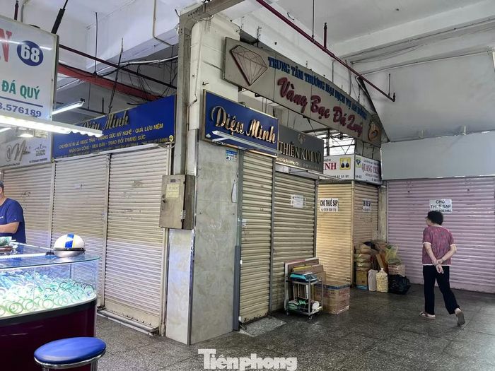  Từ đầu tháng 7 đến nay, TP.HCM có hơn 30 tiệm vàng, kim cương đóng cửa. 