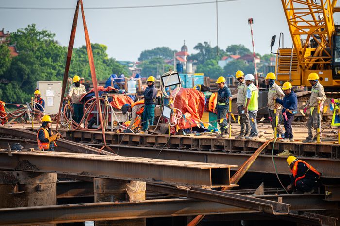  Khu đô thị thể thao quốc tế Hà Nội có quy mô hơn 9.000 ha, tổng vốn đầu tư dự kiến trên 925.000 tỷ đồng. Dự án được chia thành 4 phân khu: đô thị TOD gắn với ga Ngọc Hồi, đô thị thể thao, đô thị du lịch và khu liên hợp thể thao. Phạm vi dự án trải rộng trên 11 xã, phường gồm Thanh Liệt, Đại Thanh, Ngọc Hồi, Nam Phù, Thường Tín, Hồng Vân, Chương Dương, Thượng Phúc, Tam Hưng, Thanh Oai và Dân Hòa. 
