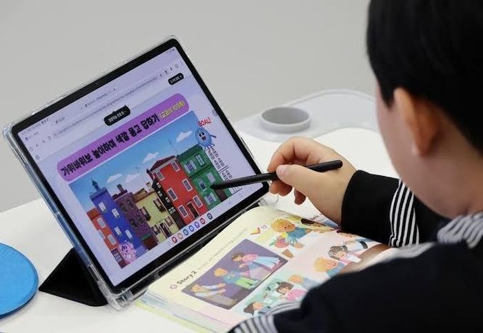  Sách giáo khoa AI của Hàn Quốc vấp phải nhiều tranh luận. Ảnh: Korea Herald. 