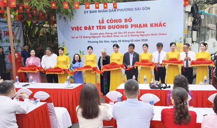 UBND phường Sài Gòn tổ chức lễ công bố quyết định đặt tên đường Phạm Khắc vào tháng 2.2026. Tên đường Phạm Khắc được đặt cho tuyến đường nối giữa hai trục giao thông Nguyễn Thị Minh Khai và Nguyễn Đình Chiểu