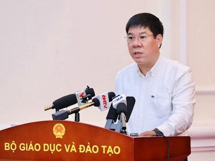 Ông Huỳnh Văn Chương - Cục trưởng Cục Quản lý chất lượng, Bộ GD&amp;ĐT thông tin về phương án xử lý