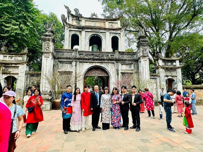 Theo Bộ Nội vụ, việc bố trí kỳ nghỉ 4 ngày liên tục tạo điều kiện để cán bộ, công chức, viên chức tham gia các hoạt động văn hóa, góp phần phát huy ý nghĩa của Ngày Văn hóa Việt Nam. Ảnh: Hoàng Lân