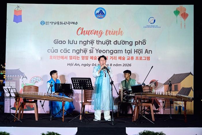 Với 2 suất biểu diễn, chương trình đã mang đến cho khán giả không gian nghệ thuật sôi động, đầy sắc màu kết hợp giữa âm nhạc truyền thống Hàn Quốc và K-POP hiện đại, giới thiệu đồng thời tính truyền thống và tính đại chúng của văn hóa Hàn Quốc